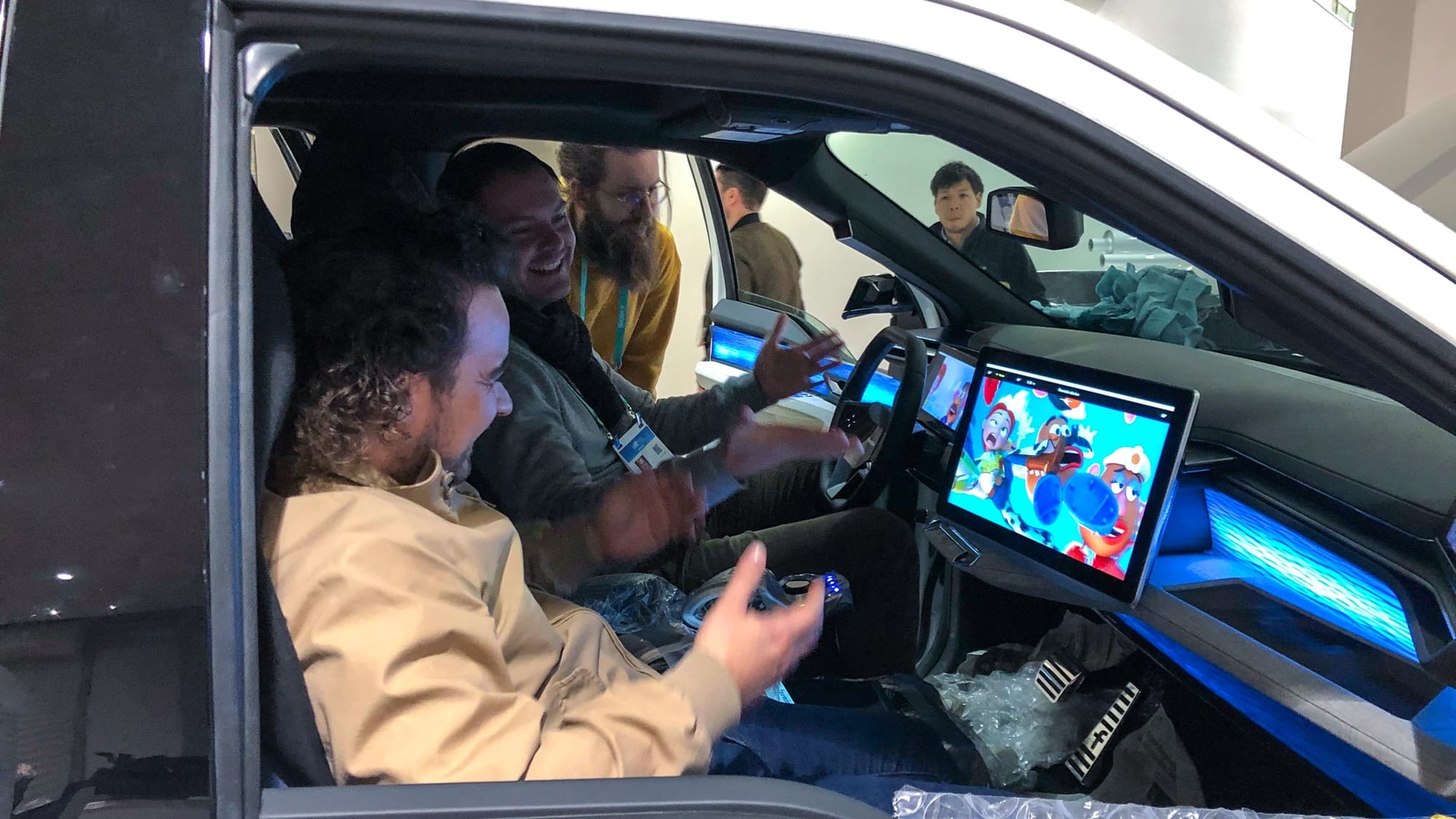 Building a fluid incar experience together with Faurecia for CES 2020